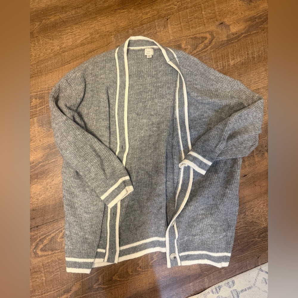 🎉2/$15 A new day Women's Heather Gray Cardigan